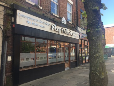 Restaurant unit comprising 1,646 sq ft to let in Chester.

The property is located on Foregate Street, with a number of surrounding food retailers in the near vicinity include Rubens, Subway and Wok & Go.

The premises are available by way of a new F...
