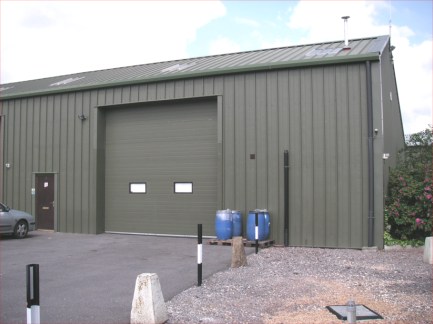 1,245 sq ft - UNDER OFFER\n\nWAREHOUSE / WORKSHOP\n\nThe Long Yard is a courtyard of high-quality business units set in landscaped grounds maintained to the highest of standards with security lighting, CCTV and out-of-hours electronic gates. Unit 7A...