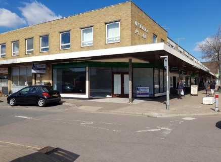 The property is located on in Queens Parade on North Road Lancing which one of the main retailing areas in the town. Lancing is located about 10 miles to the West of Brighton and about 4 miles to the East of Worthing....