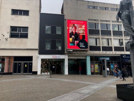 The property comprises a small retail unit located on the 1st floor of Central Arcade overlooking the entrance of Trinity Leeds on Briggate. The Arcade offers a vibrant mix of independent and national leisure/retail operators that benefit from high f...