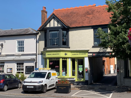 Forming part of Bakery Court, the property is located on the north side of London End next to Brasserie Blanc and Knights of Beaconsfield and with occupiers including Farrow & Ball and Fired Earth within the development. There is free parking immedia...