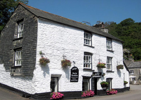 Freehold Bed & Breakfast/Cafe & Tea Rooms Located In Polperro\n3 Guest Bedrooms & Owners 1 Bedroom Accommodation\nTripAdvisor 5* Rated (Certificate of Excellence 2014, 2015, 2016, 2017 & 2018)\nRef 2348\n\nLocation\nThis delightful Bed & Breakfast st...