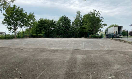 Secure tarmac yard/compound to let.