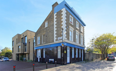 The former pub covers approximately 1,799 sq ft over two floors. The property can be accessed both at the front and side of the property. Some construction works have been carried out on-site, but any incoming tenant will need to undertake a complete...