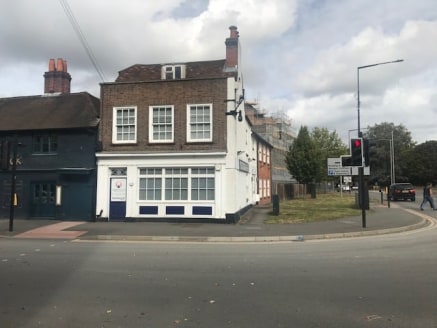 The premises are prominently located on the corner Bridge Street and Forlease Road directly opposite Waitrose supermarket and within a few minutes walk of Maidenhead High Street and all of the town's facilities. In addition the property benefits from...