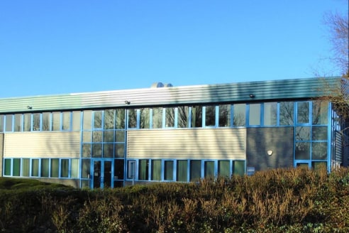 Modern Ground and First Floor Office Suite.

Approximately 289 Sq M (3,107 Sq Ft)

Newbury House comprises a purpose-built, two-storey pavilion style office building of traditional steel portal frame construction, with brick and profile steel elevati...