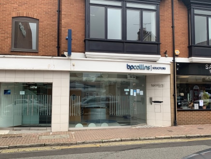 The premises are located on the south side of Station Road opposite Waitrose and very close to the public car park. Short-stay street parking is in front of the property and along Station Road. Many of the office buildings in Station Road have been c...