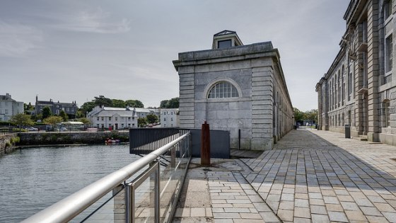 Built in 1831, Slaughterhouse is located within the award-winning Royal William Yard development which provides an array of amenities including a range of retail and restaurant users. A thriving community of residents and visitors makes the Yard a pe...