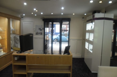 * Prominent Town Centre Self Contained Shop with Flat Above For Sale

* Recently Refurbished 

* Shop and flat both benefit from separate access

* Brand new shopfront

* Rear stores and office

* 2 Bed Maisonette comprising 2 bedrooms, living room,...