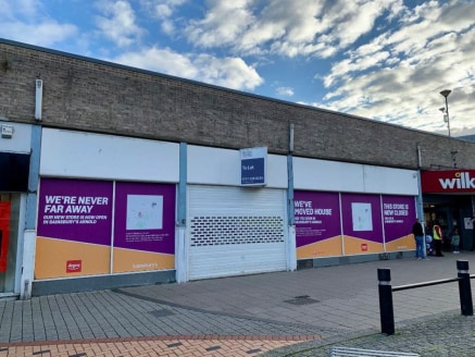 <p>The property is located in the main pedestrianised section of the market town of Arnold and accommodates Wilkinsons.</p><ul>

<li class="p1">Prime retail space in busy town centre</li>

<li class="p2">Free car parking directly above</li>

<li clas...