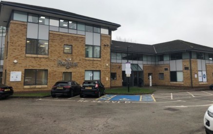 The serviced offices provide extremely high quality and flexible work space for a wide variety of businesses. Regus can accommodate requirements from one desk up to 2,500 sq.ft with both co working and private off environments available immediately.....