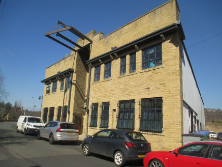 Modern high quality office suite situated on Ashley Lane, on the periphery of Shipley town centre. The premises benefit from access raised floors, intercom entry system, a lift and two car parking spaces....