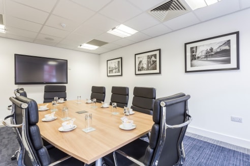 Bartle House, provides exemplary serviced office space in a professional tranquil location. Bartle House is centrally located within the heart of Manchester's legal and financial district. 

With the perfect balance of tranquil surroundings and close...