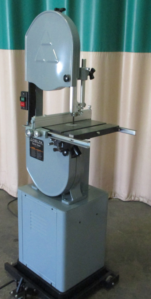 Used Delta 14" Band Saw & Mobile Base Cat