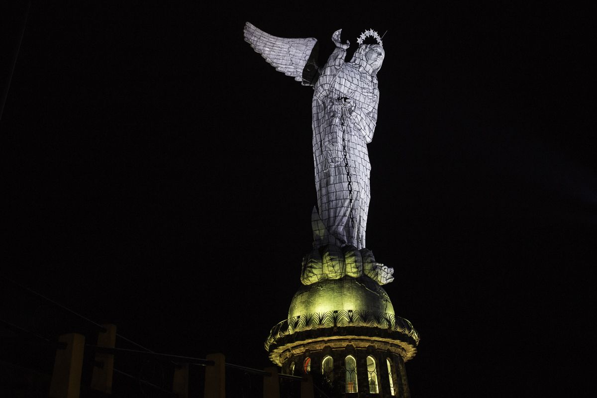Quito at Night & Urban Legends Tour - "Small Group"