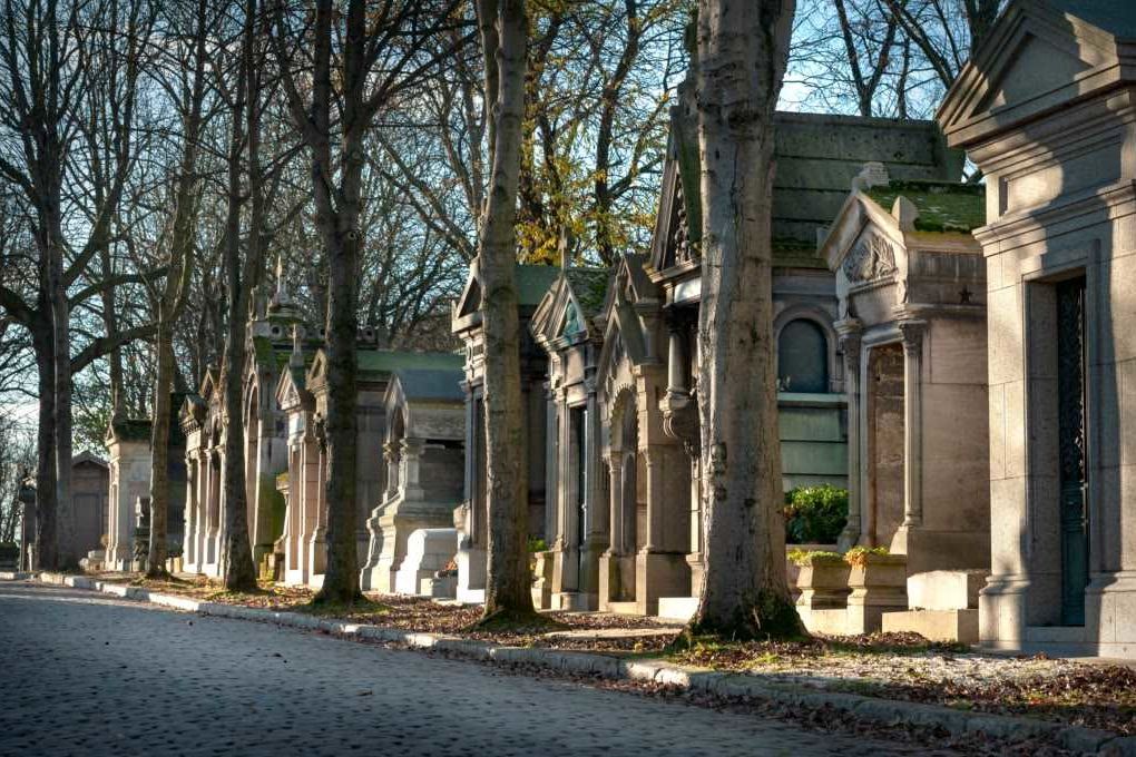 Tour of the famous Père Lachaise cemetery