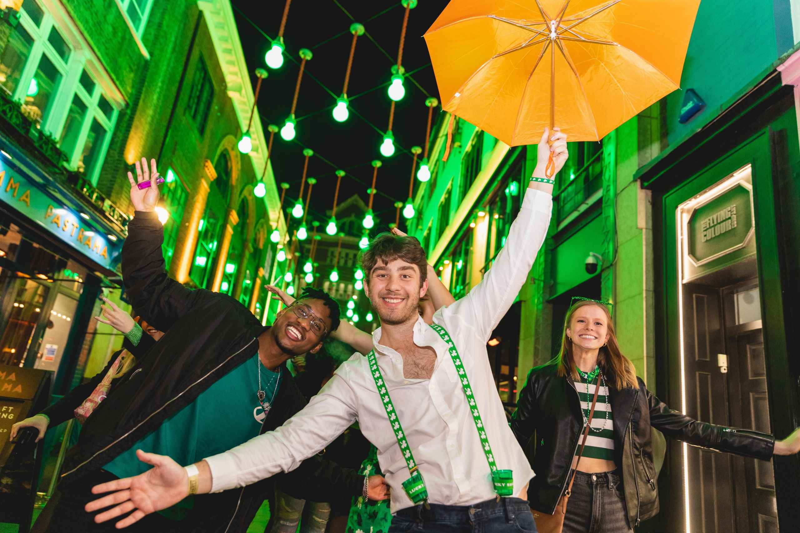 Central London Bar Crawl and Nightlife Tour