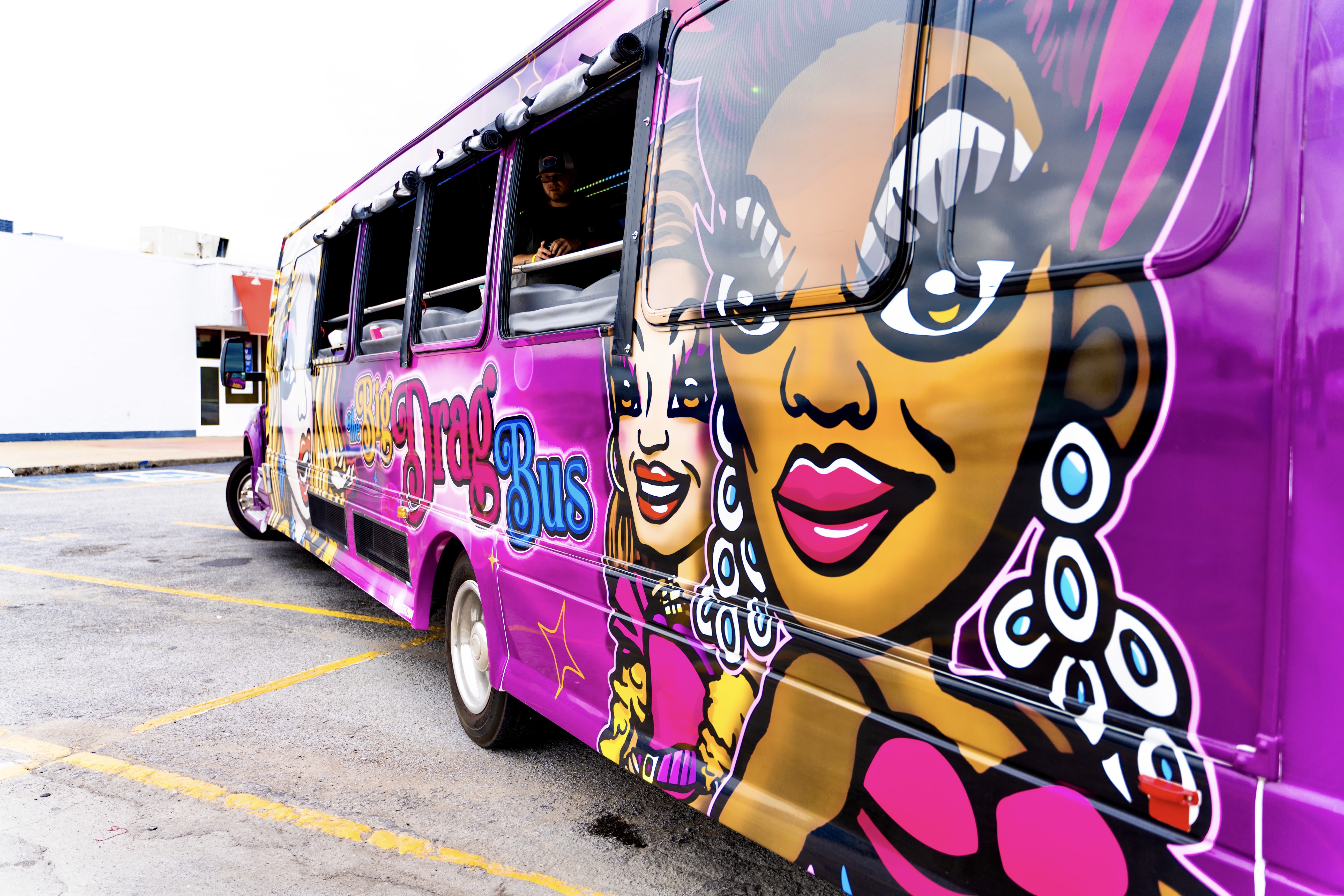 The Big Drag Bus: Nashville's #1 Party Bus, Public Tour