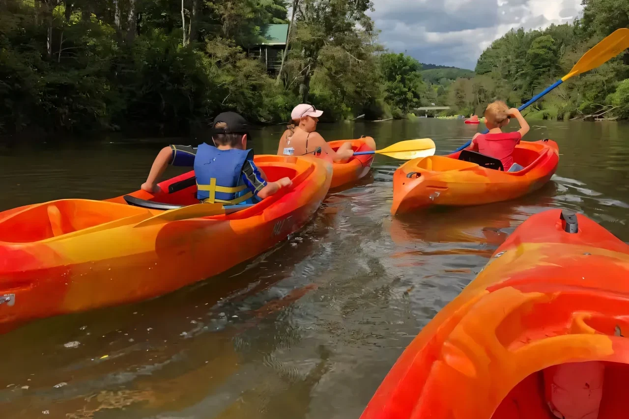 Wahoos Adventures New River Outpost Kayak, Canoe and SUP