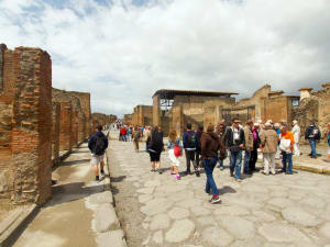 Private Pompeii Tour with Archaeologist Guide - image 4