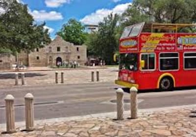 San Antonio River Walk Cruise, Hop-On Hop-Off Tour and Tower of the Americas Package 2
