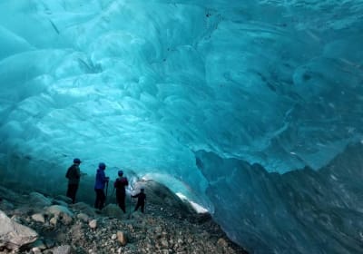 Glacier Ice Cave Explorer 2