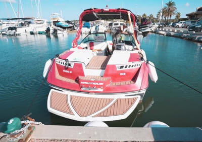 Wakesurfing, wakeboarding or Inflatables in Bay of St Tropez 2