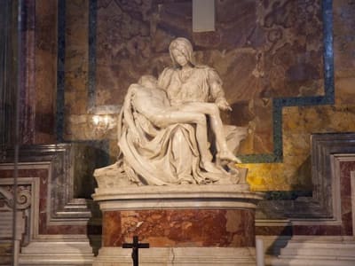 St. Peter’s Basilica Priority Access Tour with Dome & Crypt - image 2