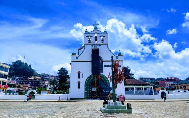 Comunidades Indigenas: San Juan Chamula & Zinancatan (TG)