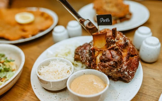 Private Prague Food Tour: Traditional Czech Food & Drinks
