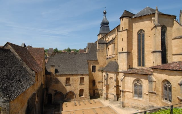 Sarlat Guided Walking Tour (private)