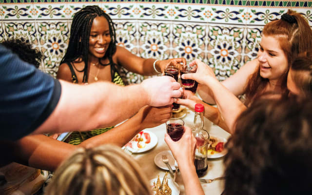 Barcelona Tapas, Taverns & History Tour