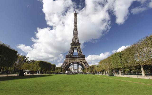 City Tour and Eiffel Tower 2nd Floor with Reserved Access