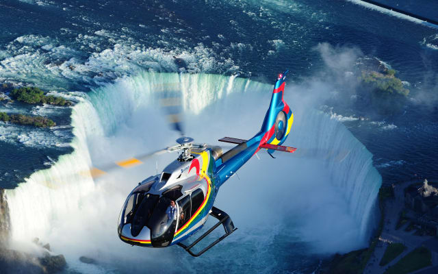 Ultimate Niagara Falls with Boat Cruise & Helicopter Ride 