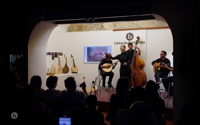 Casa da Guitarra: Fado Show