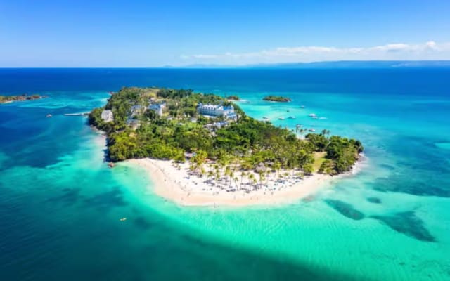 Cayo Levantado and Samaná Bay Whale Watching Adventure