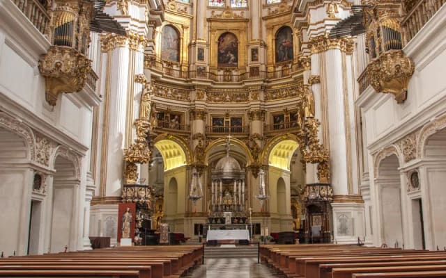 Granada Cristiana Tour: Cathedral and Royal Chapel Exploration