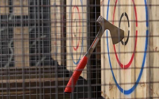 Axe Throwing in Amsterdam – The Ultimate Thrill at UP Events!