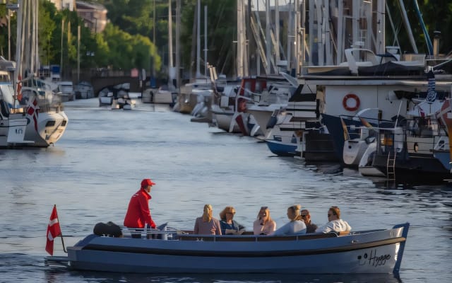 Hygge – A Cozy Canal Tour in Copenhagen