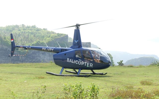 Helicopter Island Hopping: Komodo - Bali