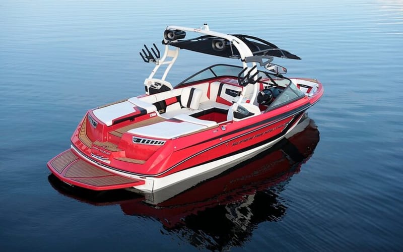Wakesurfing, wakeboarding or Inflatables in Bay of St Tropez - main image