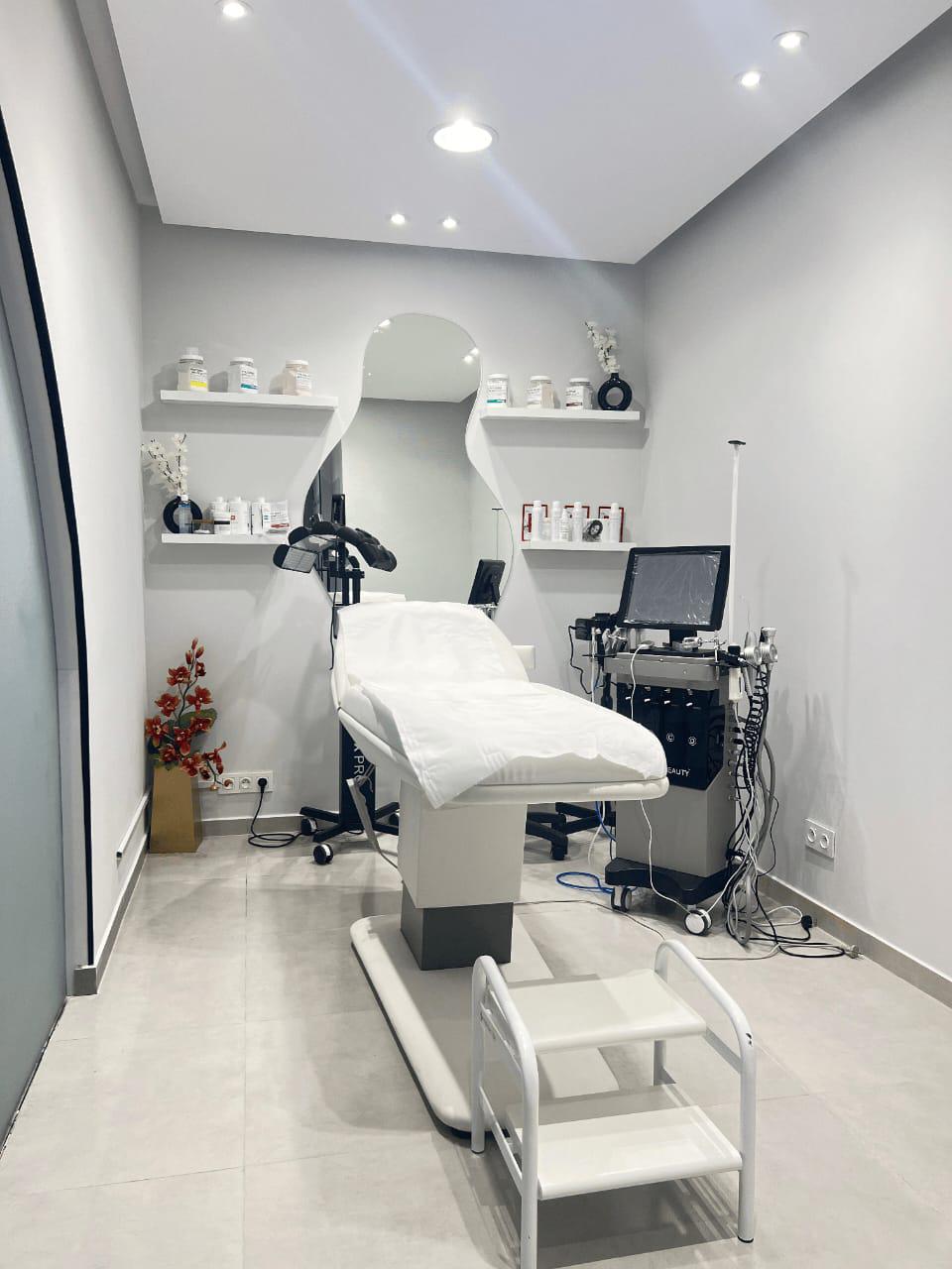 Dr Kenza Tahri Joutei Hassani