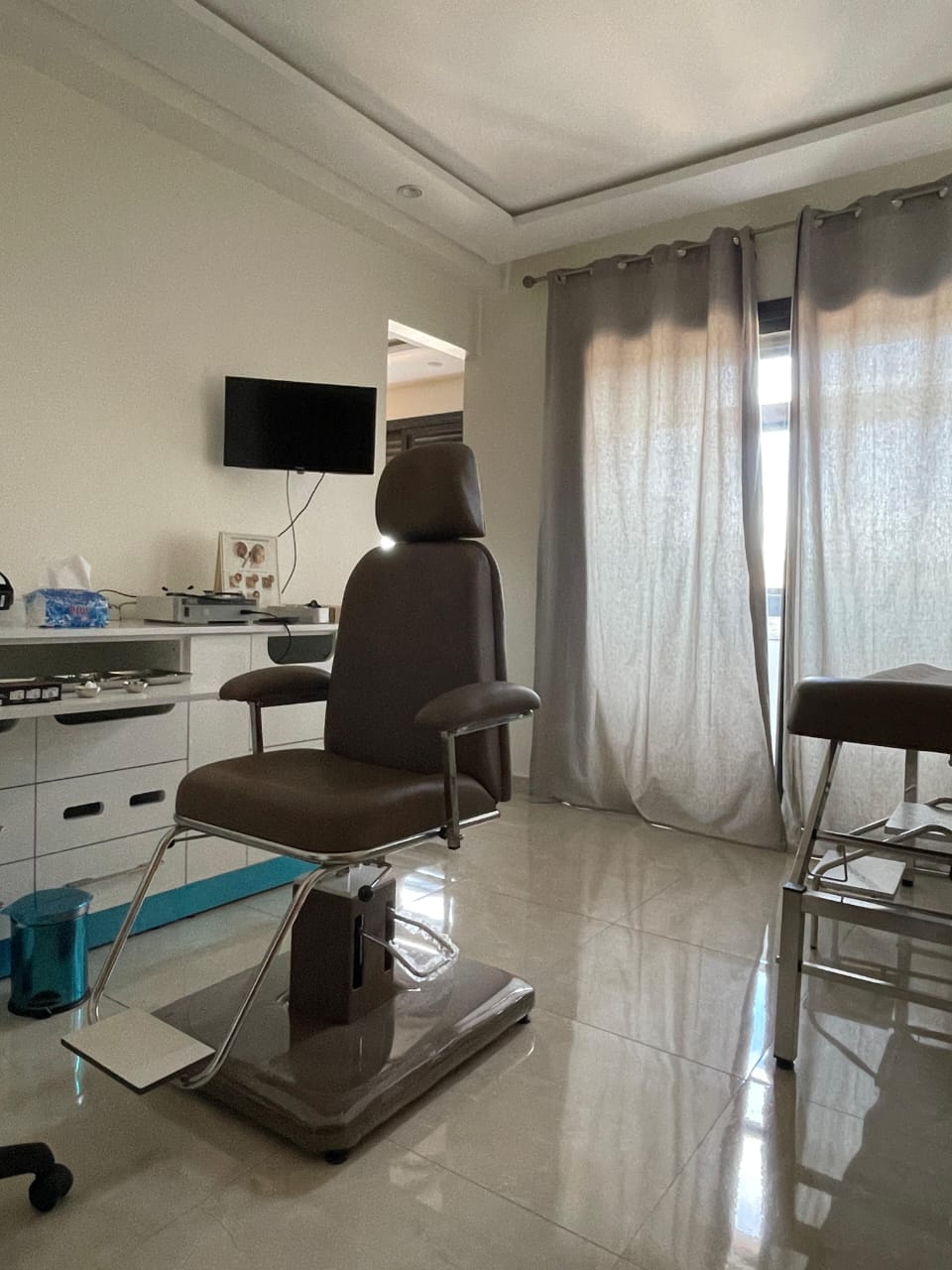 دكتورة نعيمة مواقي