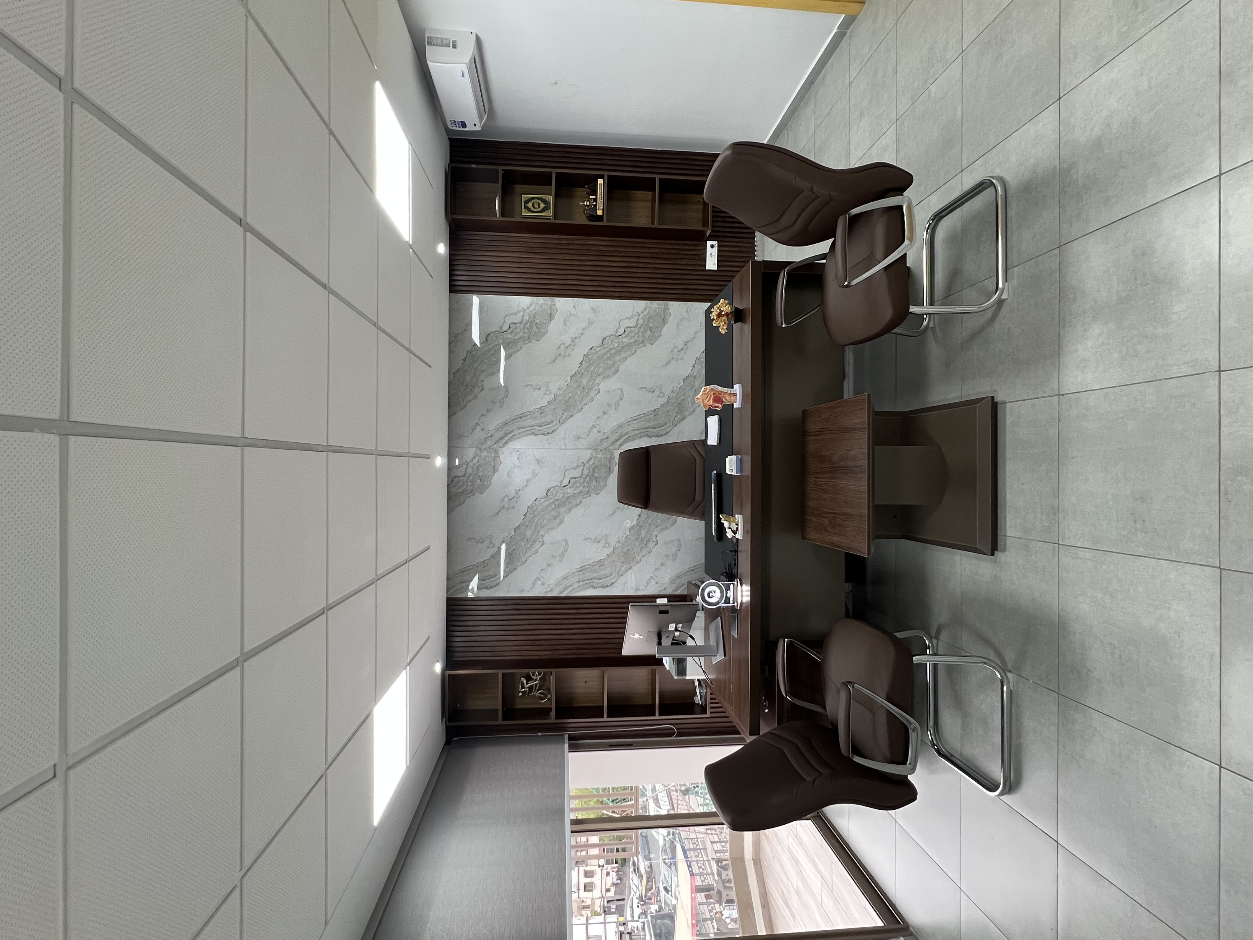 Dr Youssef Bouzoubaa