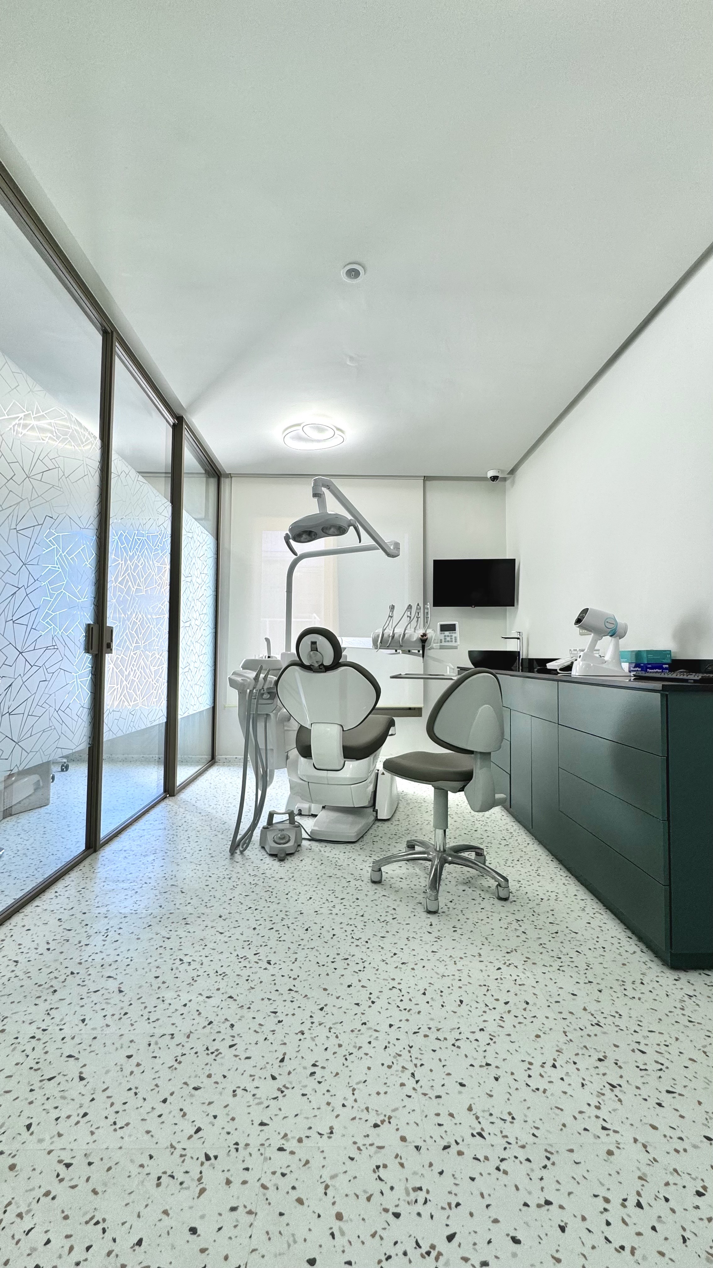 Dr Adnane Aziz Alaoui