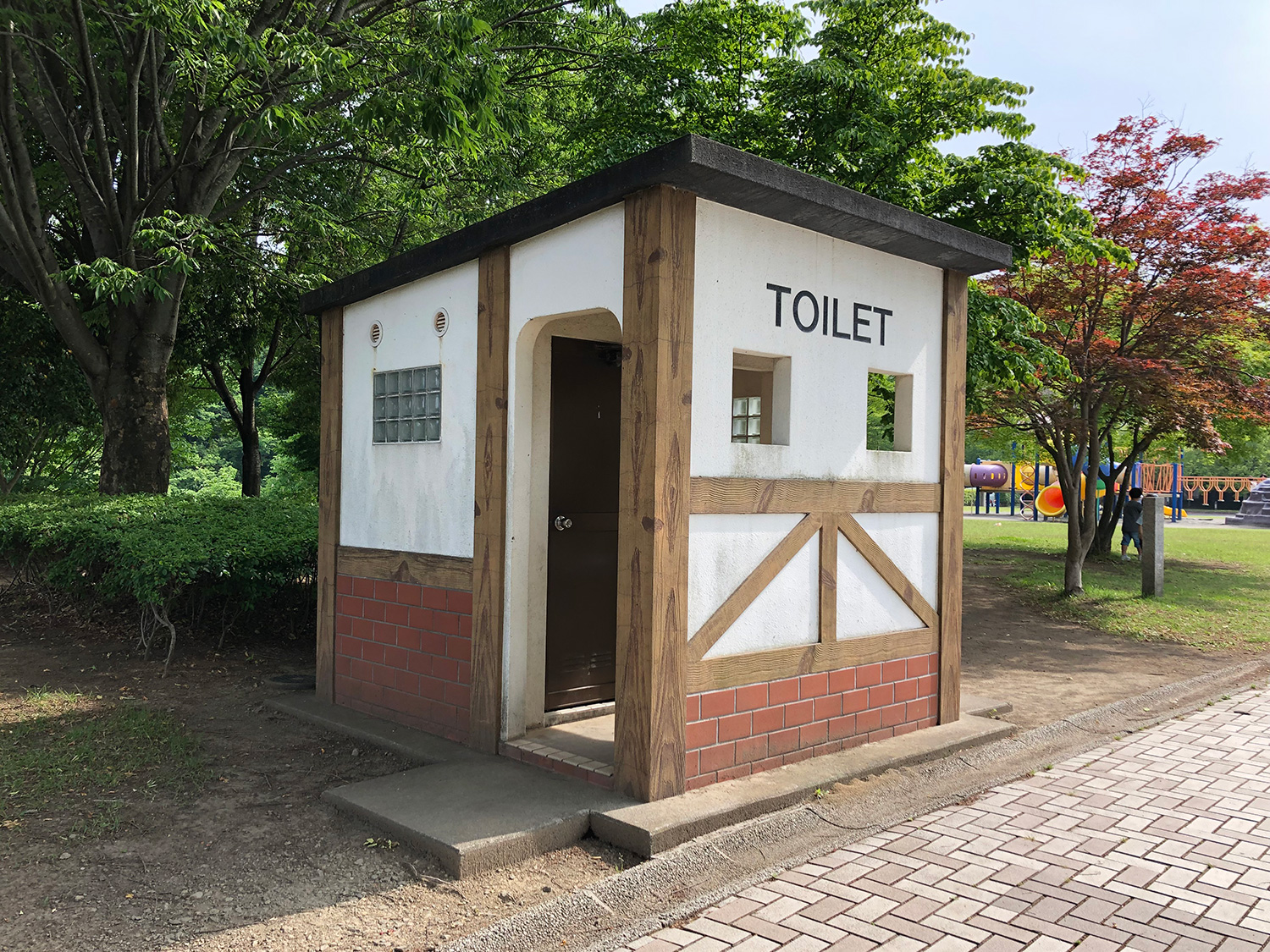 もみじ公園トイレ ー Pubdeza