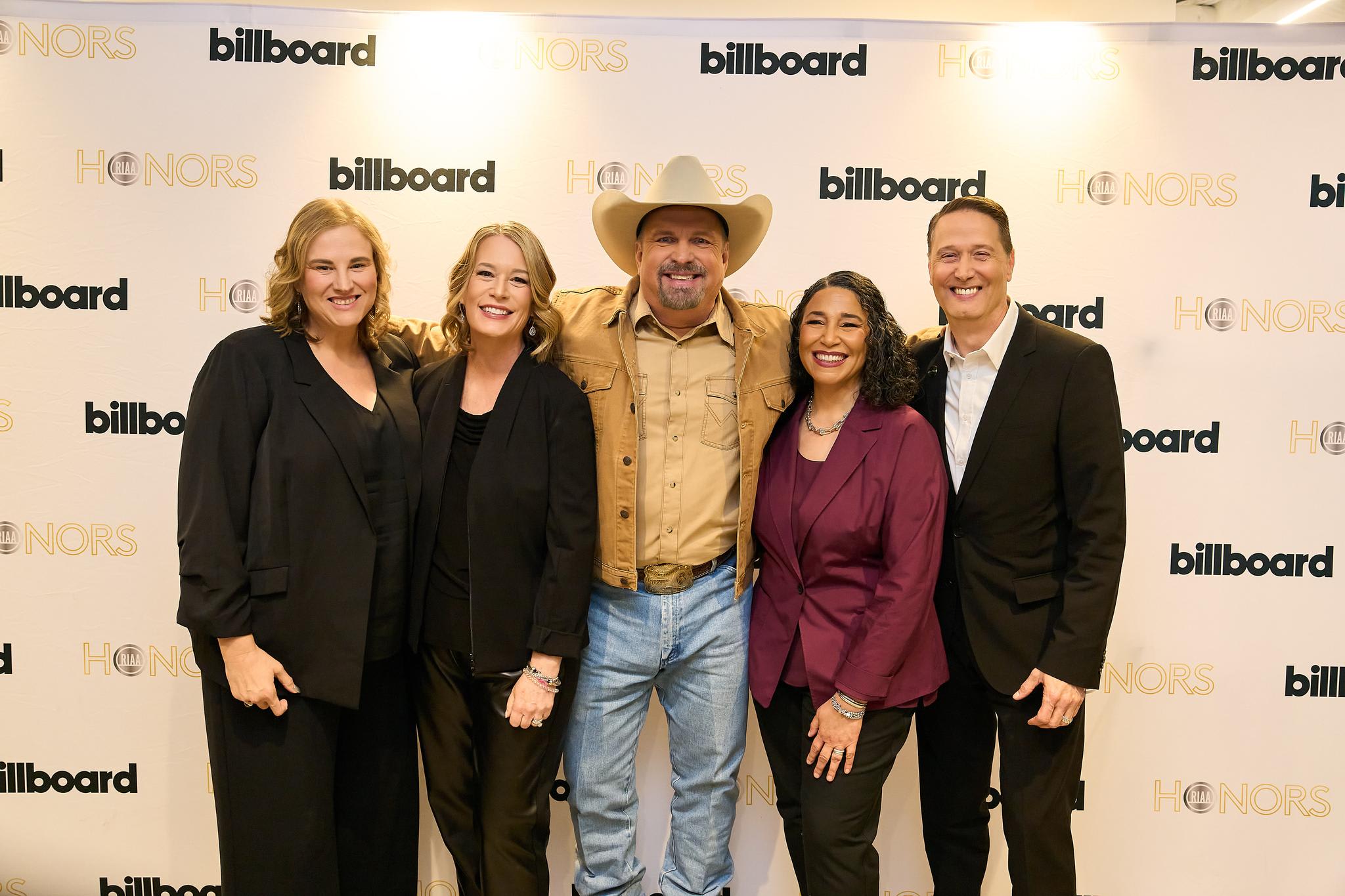 GARTH_BROOKS_2026_06_03_RIAA_H