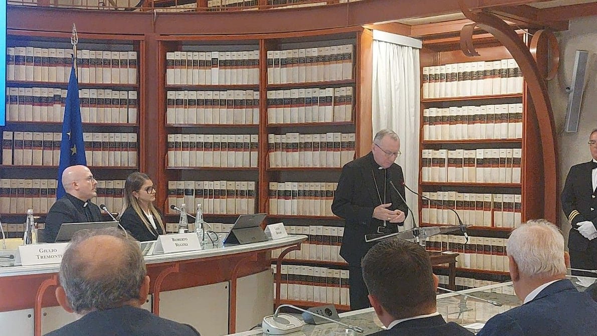 Vaticano pide regulación internacional de la IA y advierte que no tiene corazón