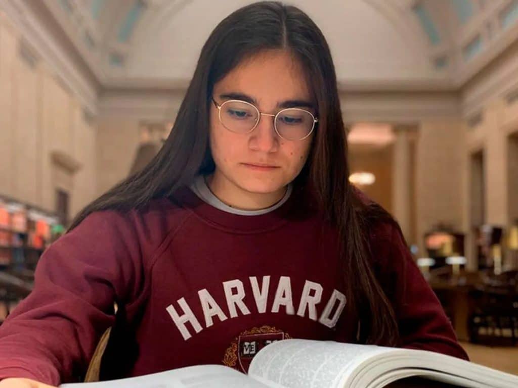 Preocupación entre estudiantes internacionales de Harvard ante políticas migratorias de Trump: “Vivimos en un estado constante de incertidumbre”.