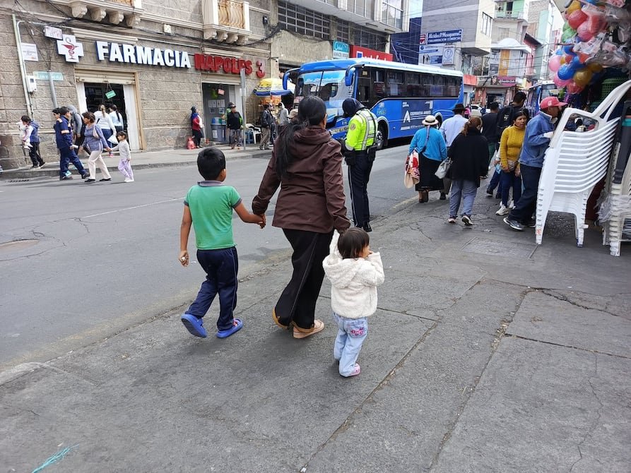 Tungurahua activa un plan para proteger a 130.000 estudiantes del reclutamiento